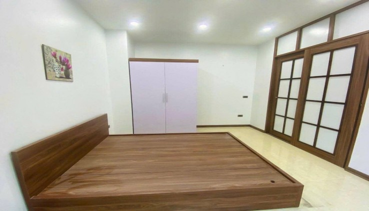 Cho thuê căn hộ chung cư 36 Giang Văn Minh, 70m2, tầng 3, 2 ngủ, 12tr - cho ở hộ GĐ, nhóm lịch sự.